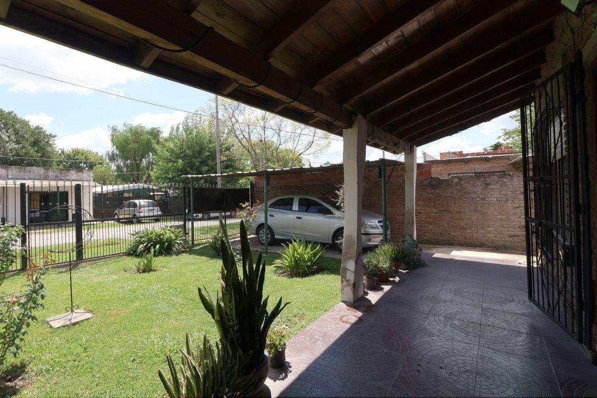 Foto de Casa en Venta en Del Viso 6 amb, imagen 2
