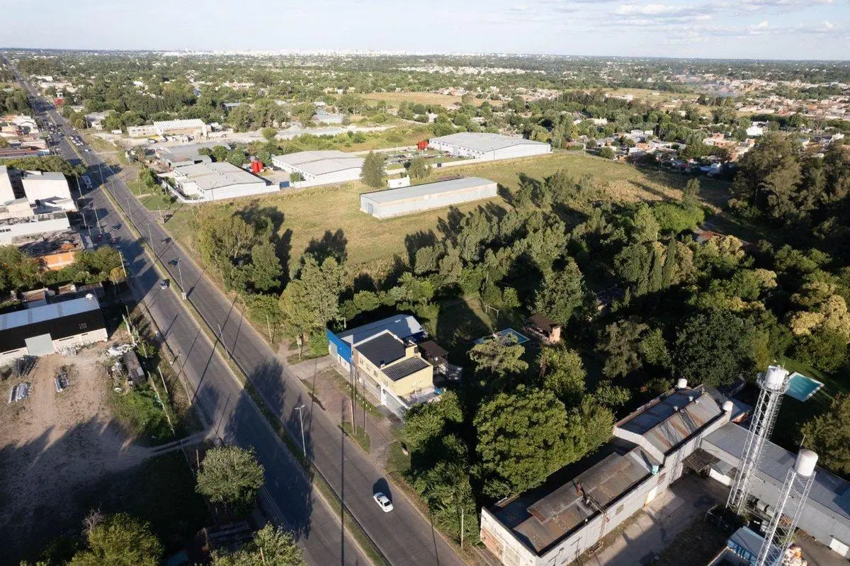 LOCAL EN VENTA - AVENIDA 520  - LA PLATA 3