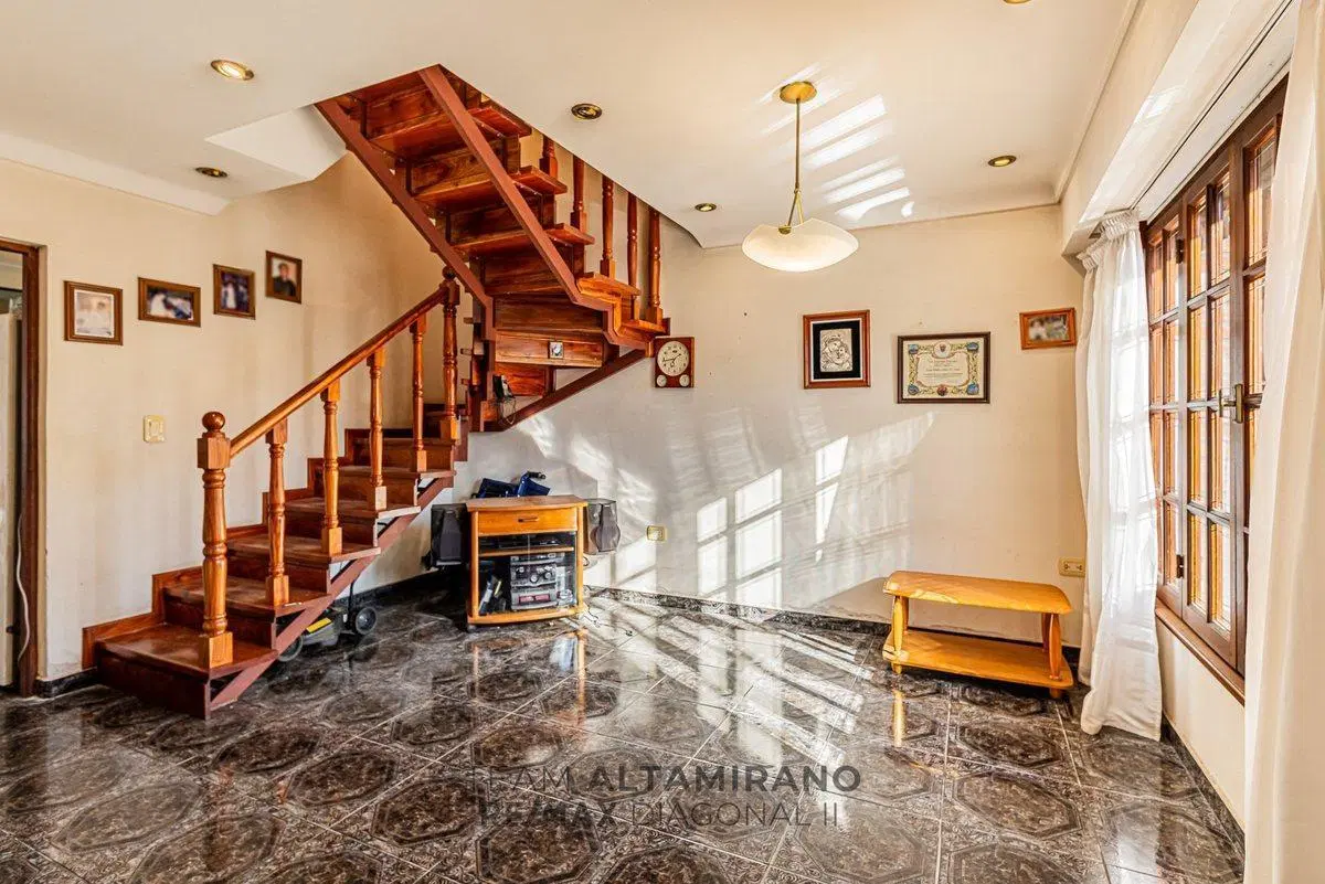 CASA EN VENTA 2 DORMITORIOS EN BERISSO 3