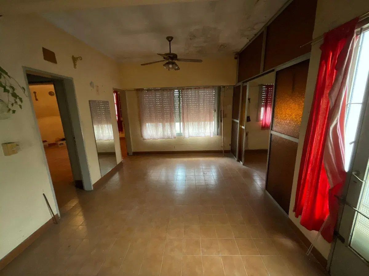 CASA EN VENTA BARRIO PARQUE BERNAL 2