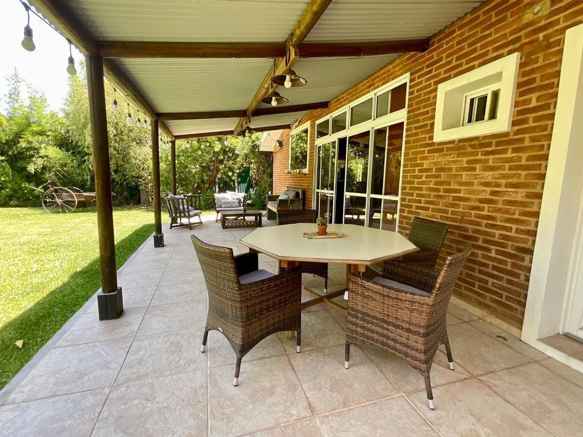 Foto de CASA EN VENTA VILLAGE DEL PARQUE, imagen 2