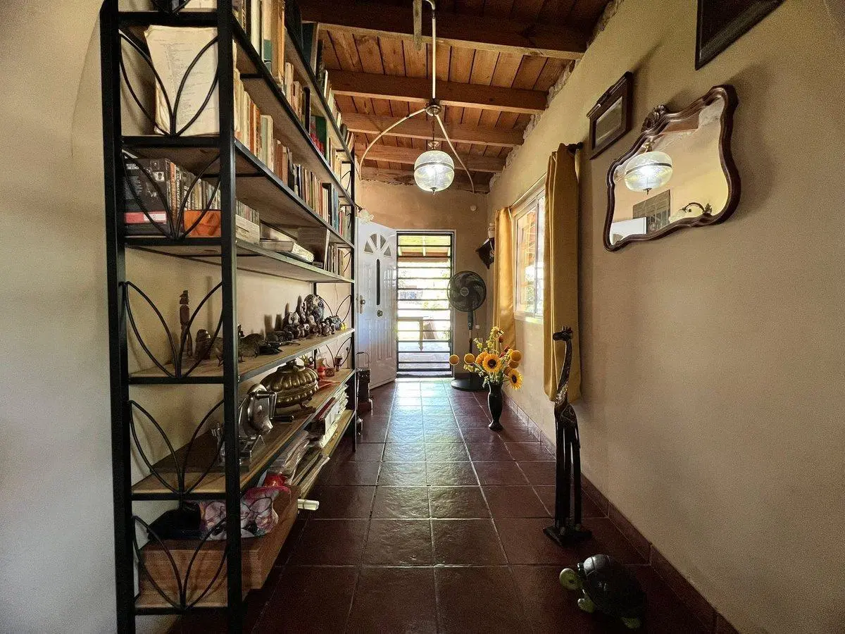 Casa en VENTA en Gonnet, 1 dorm., pileta y parque 2