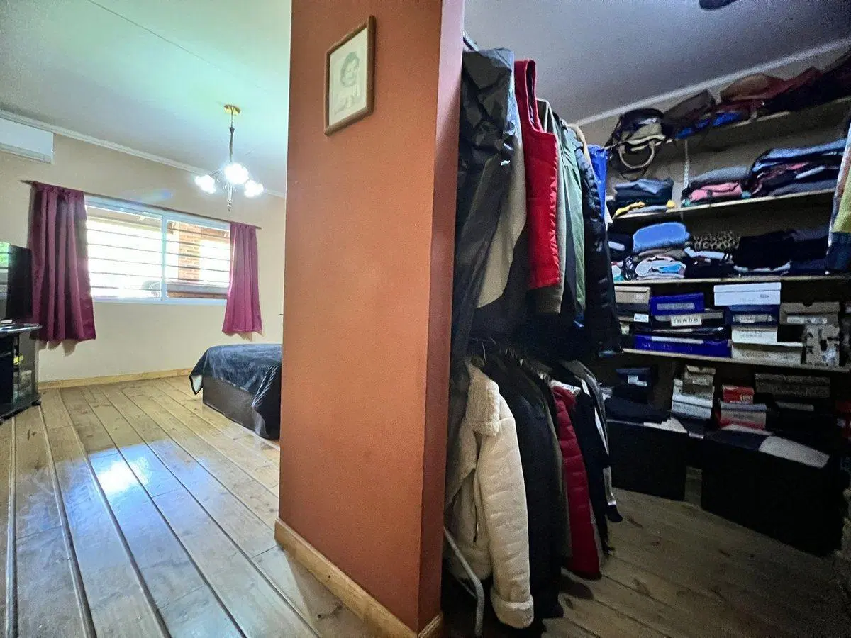 Casa en VENTA en Gonnet, 1 dorm., pileta y parque 5