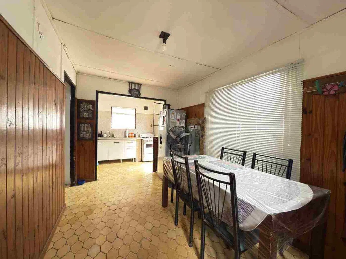 CASA EN VENTA BERAZATEGUI 2 dormitorios con pati 5