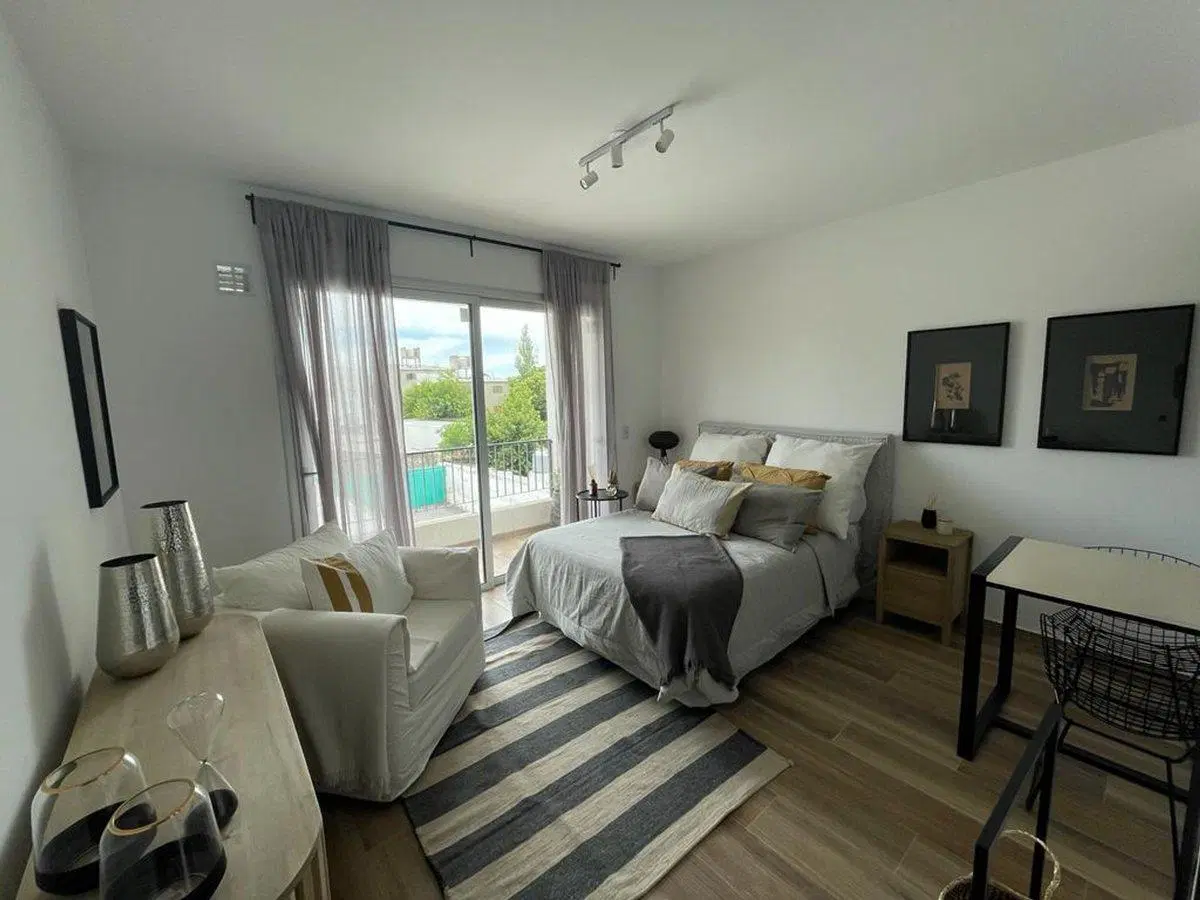 MONOAMBIENTE EN VENTA EN POZO EN LA PLATA 2
