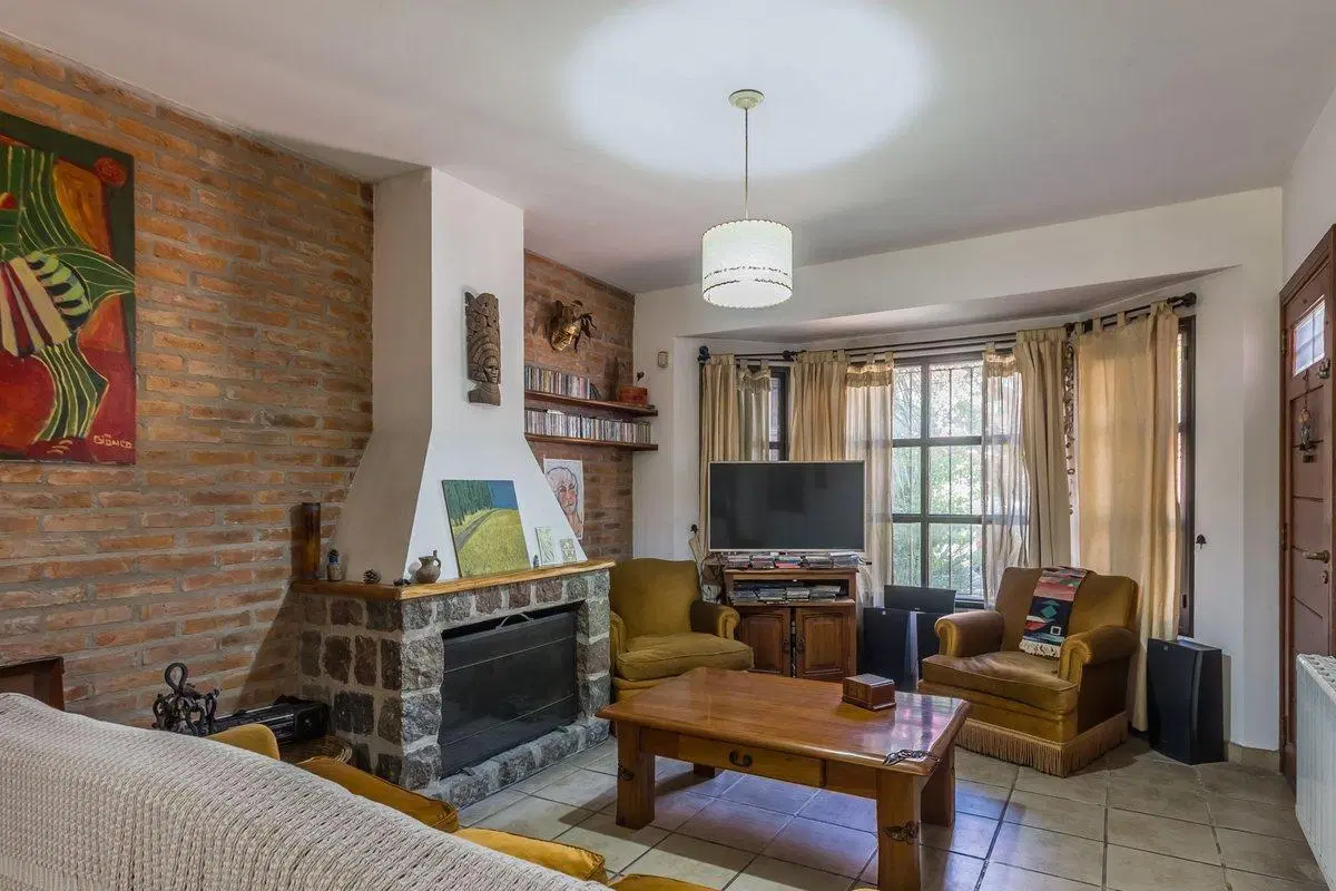 Venta Casa 8 ambientes en Lomas de Zamora 3