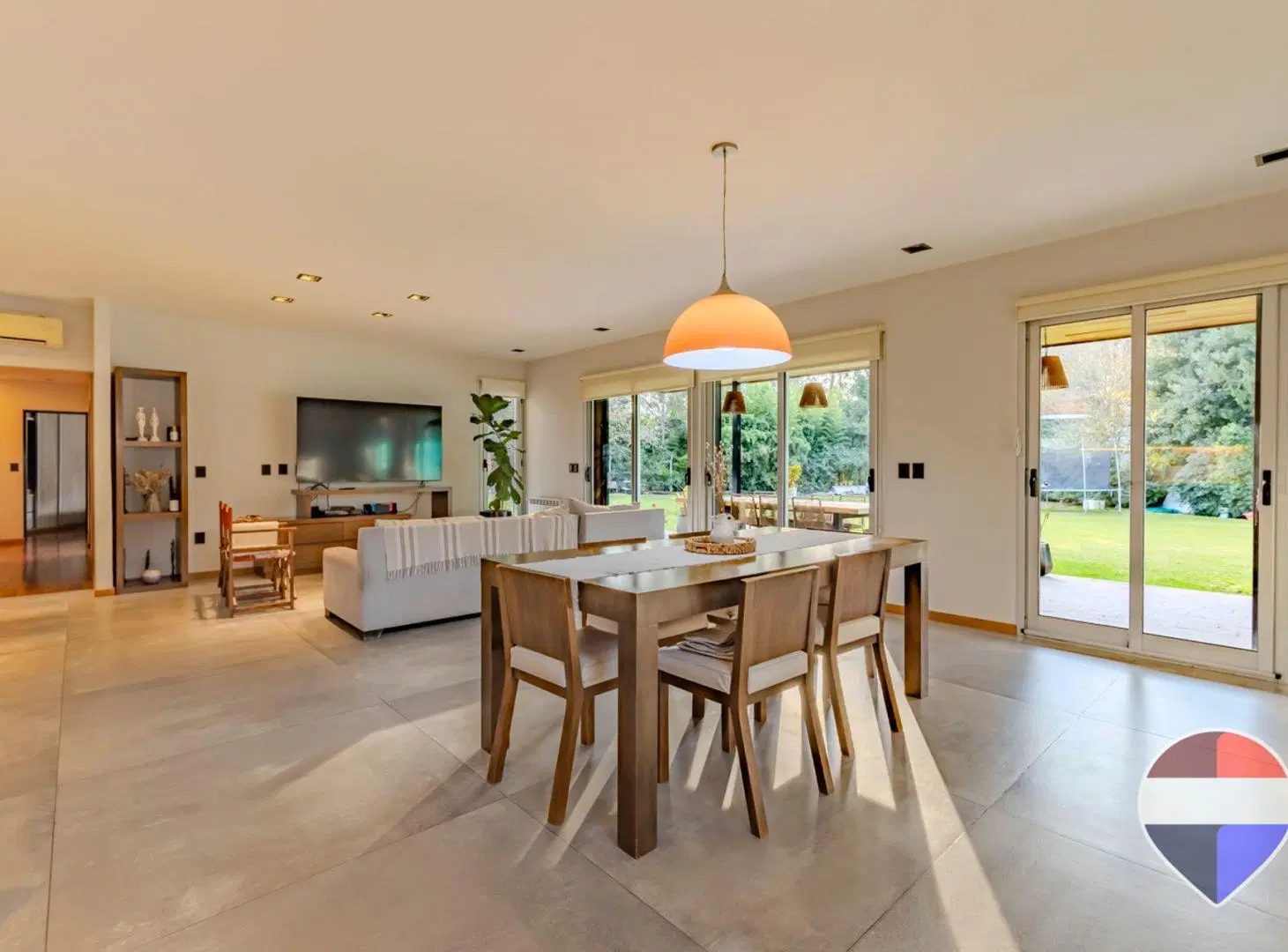 CASA EN VENTA EN City Bell 5