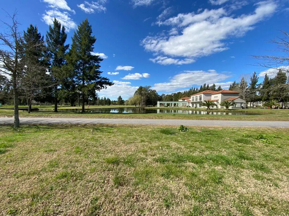 LOTE EN VENTA EN MIRALAGOS 2