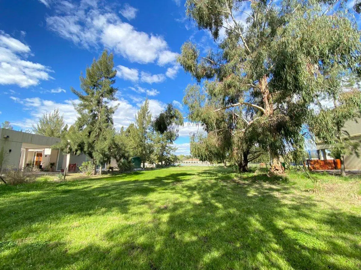 LOTE EN VENTA EN MIRALAGOS 4