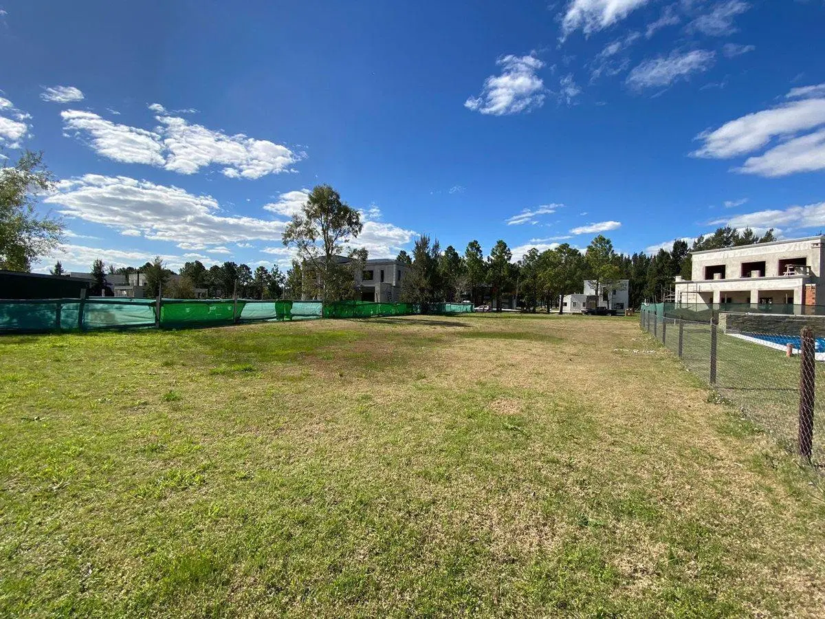 LOTE EN VENTA EN MIRALAGOS 3