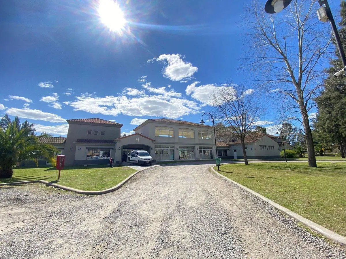 LOTE EN VENTA EN MIRALAGOS 4