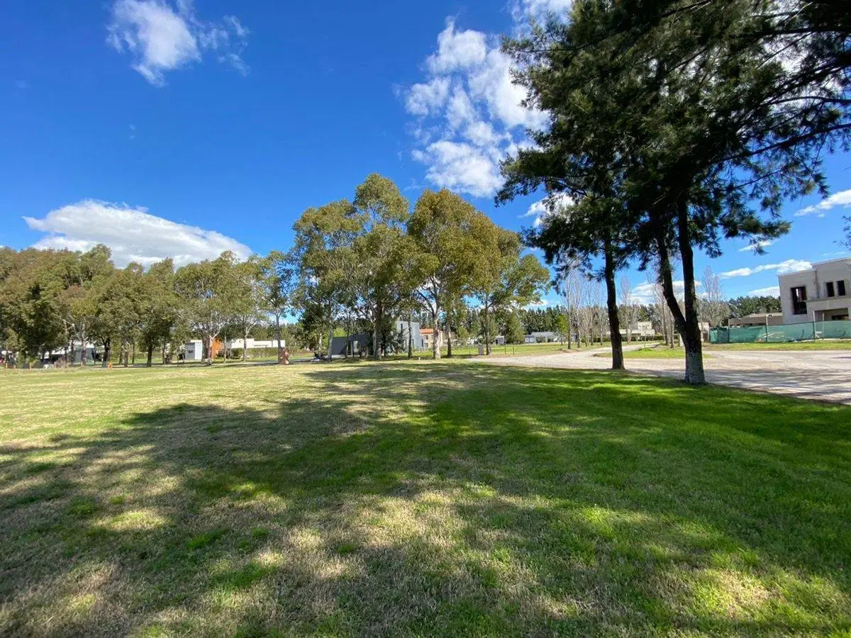 LOTE EN VENTA EN MIRALAGOS 3