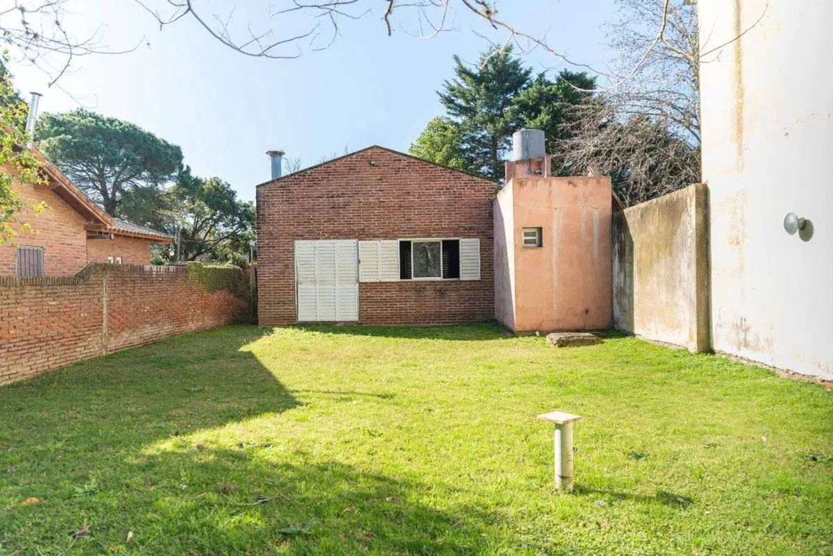 Casa tipo quincho venta Gonnet 5