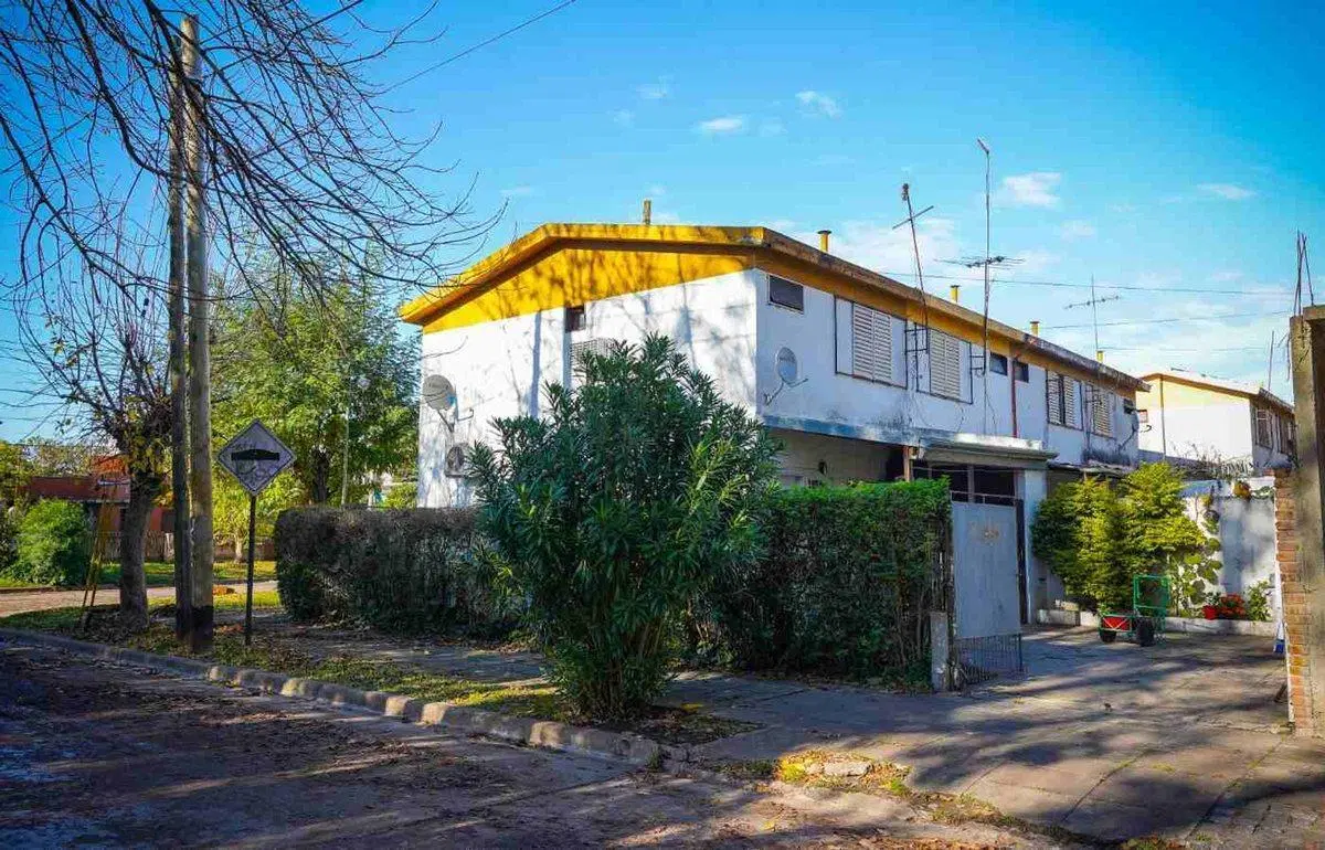 Casa en venta Villa Elisa de 2 dormitorios 4