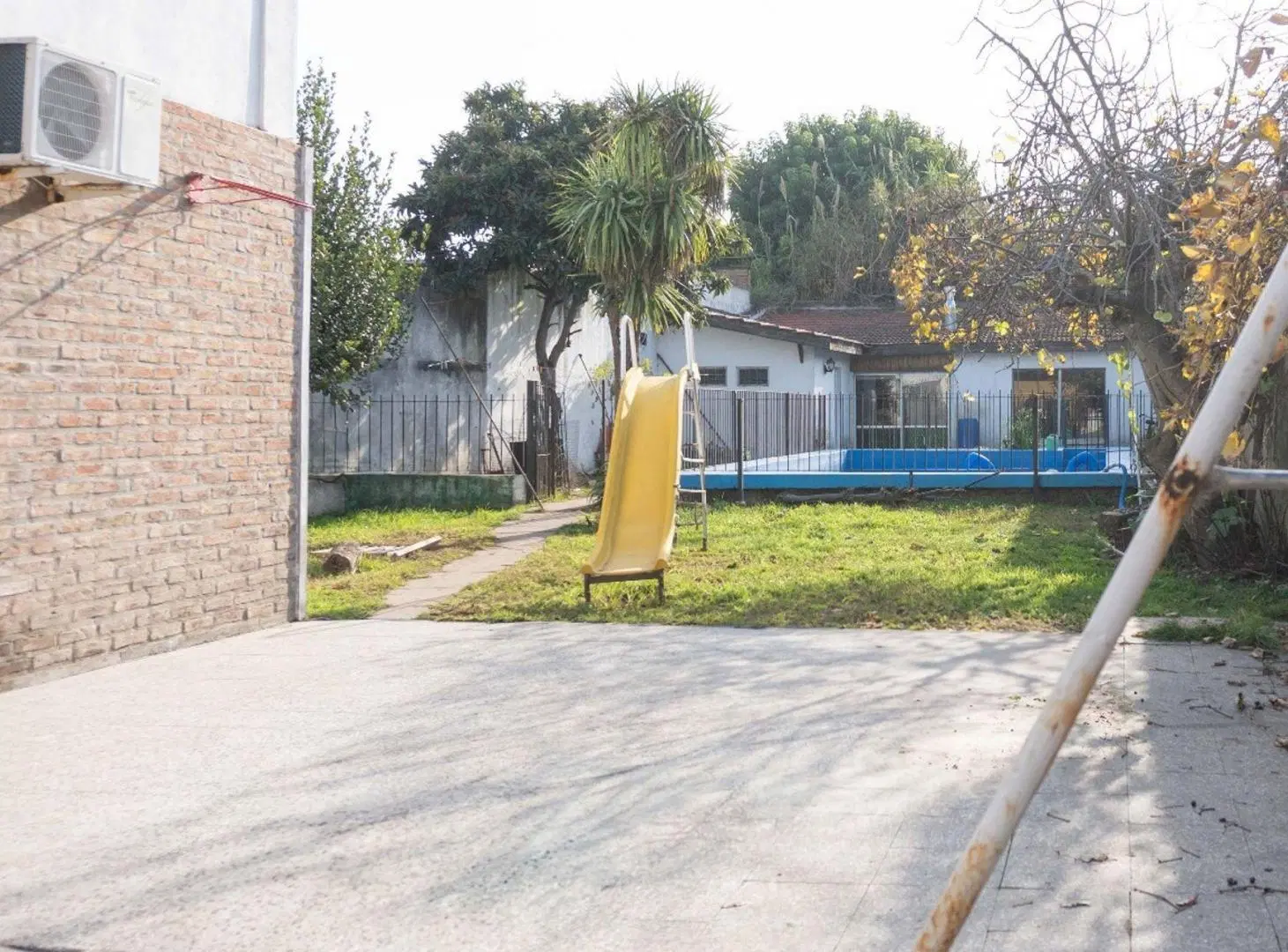 Casa + Departamento en VENTA en Berisso con pileta 2