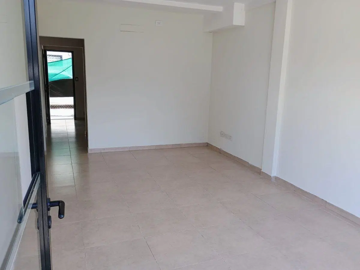 Local comercial en ALQUILER La Plata. 4