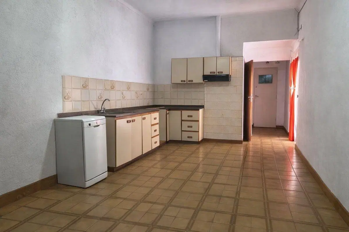 CASA EN VENTA EN FLORENCIO VARELA 5