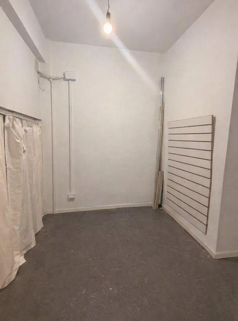VENTA LOCAL COMERCIAL GALERÍA LA FRANCESA QUILMES 2