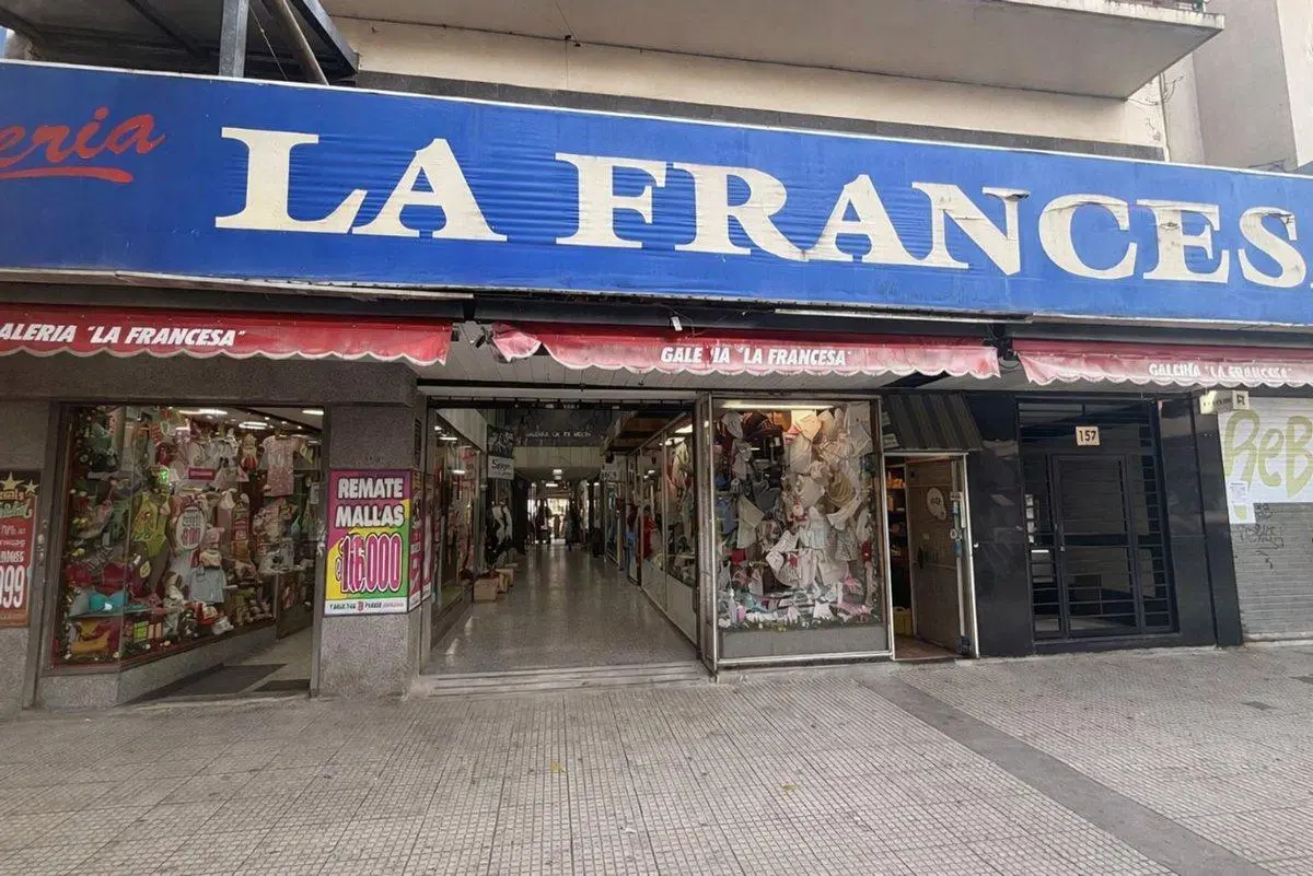 VENTA LOCAL COMERCIAL GALERÍA LA FRANCESA QUILMES 5