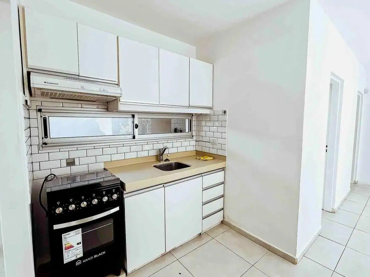 Depto tipo casa en VENTA City Bell 2 dorm. cochera 2