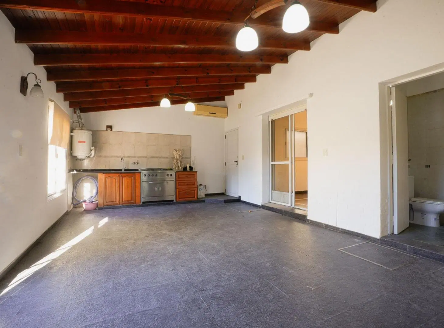 CASA EN VENTA EN CITY BELL 3