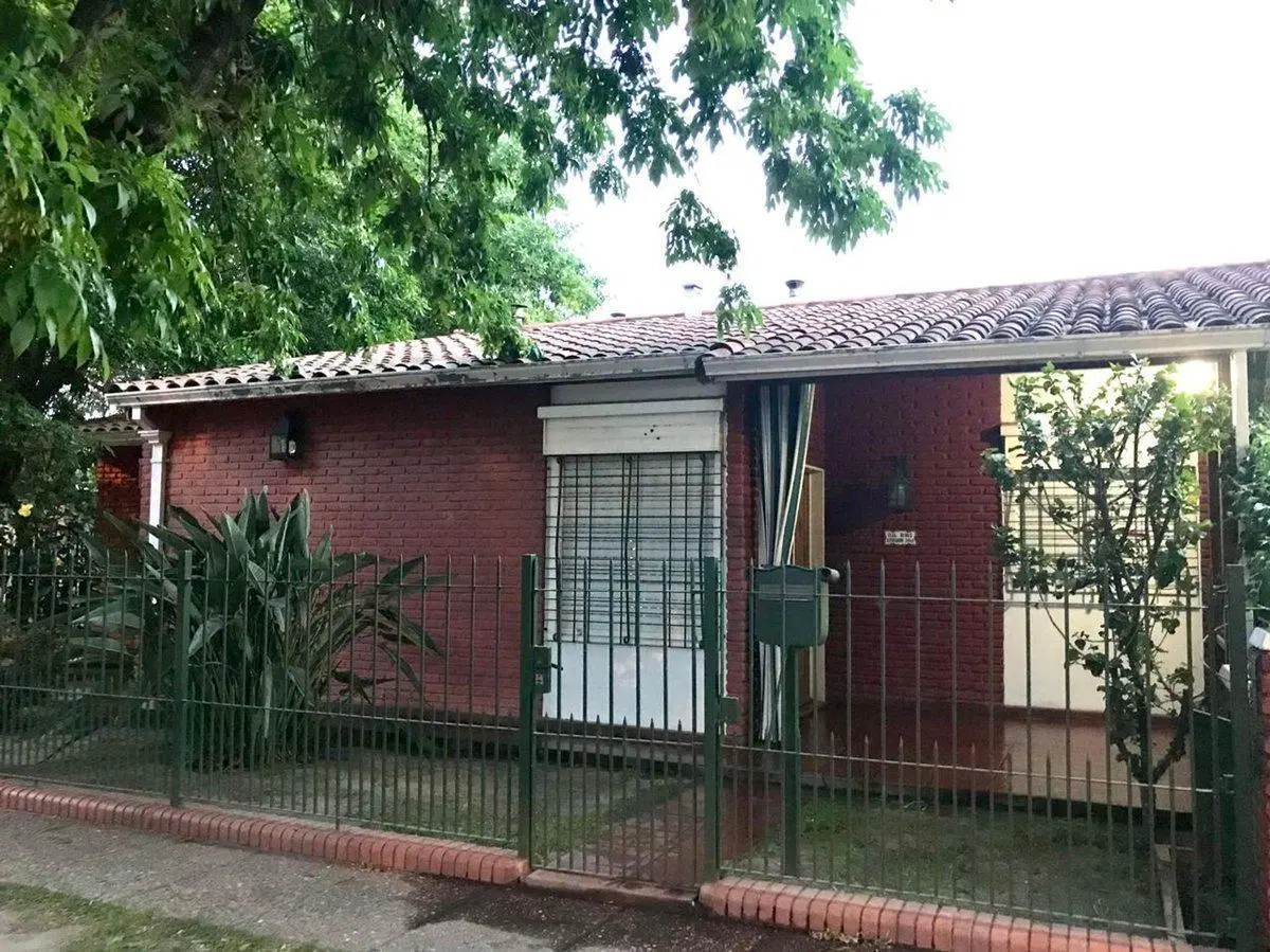 CASA EN VENTA EN BARRIO MARITIMO 3