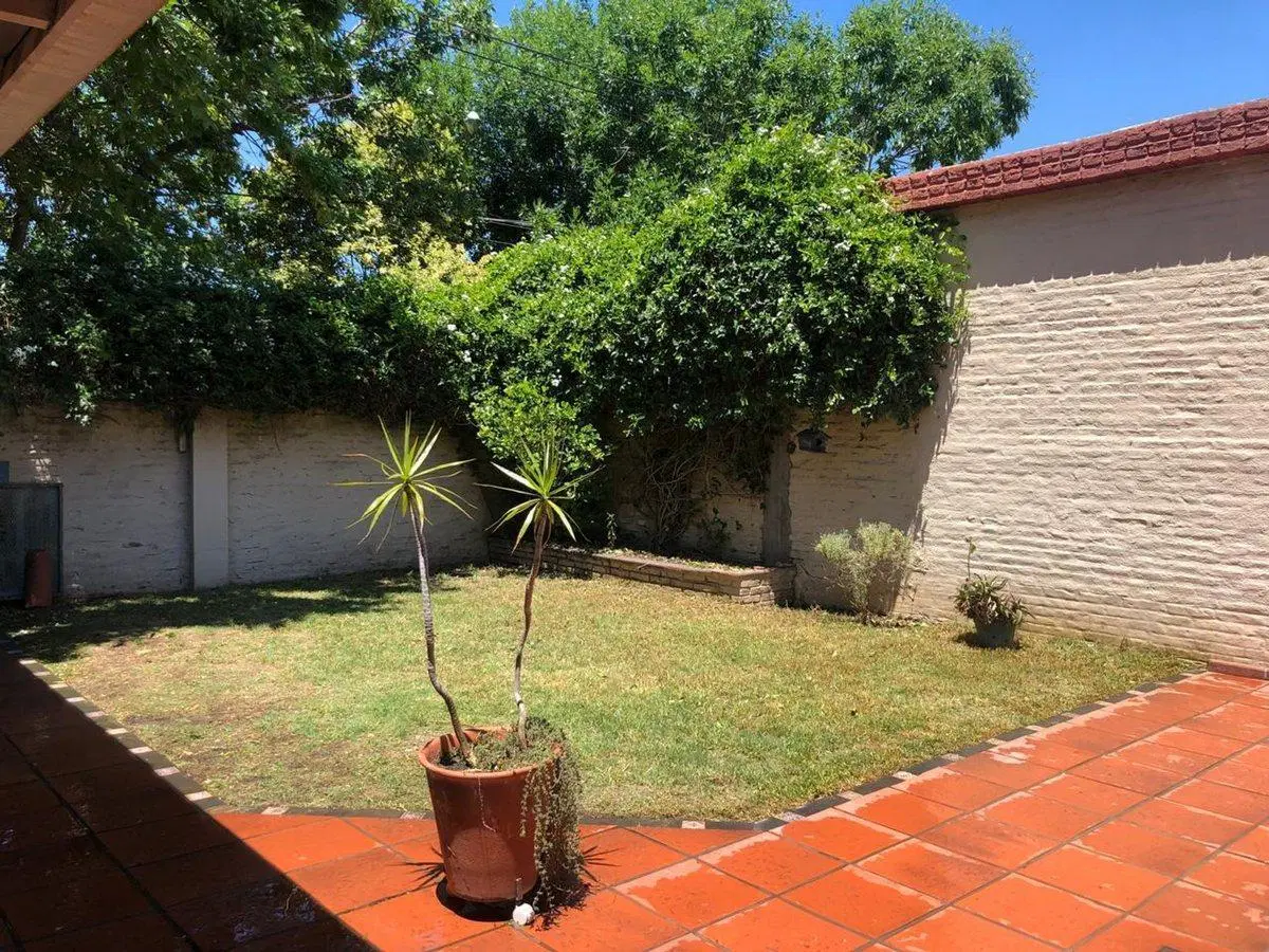 CASA EN VENTA EN BARRIO MARITIMO 5