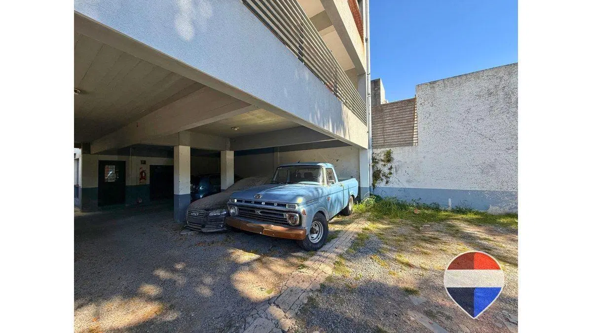 Cochera en venta, La Plata 3