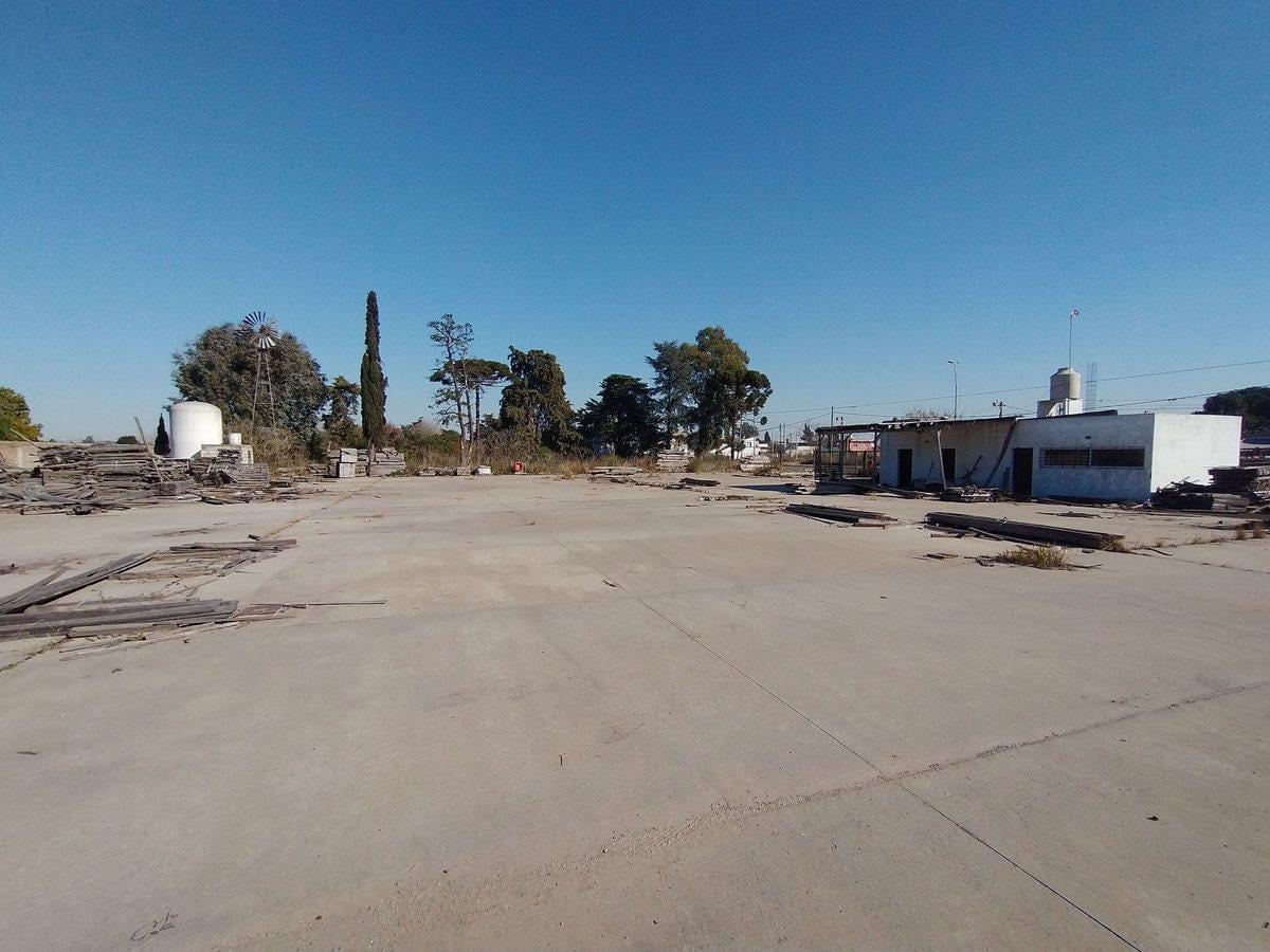 TERRENO COMERCIAL EN VENTA EN AVENIDA TRANSITADA