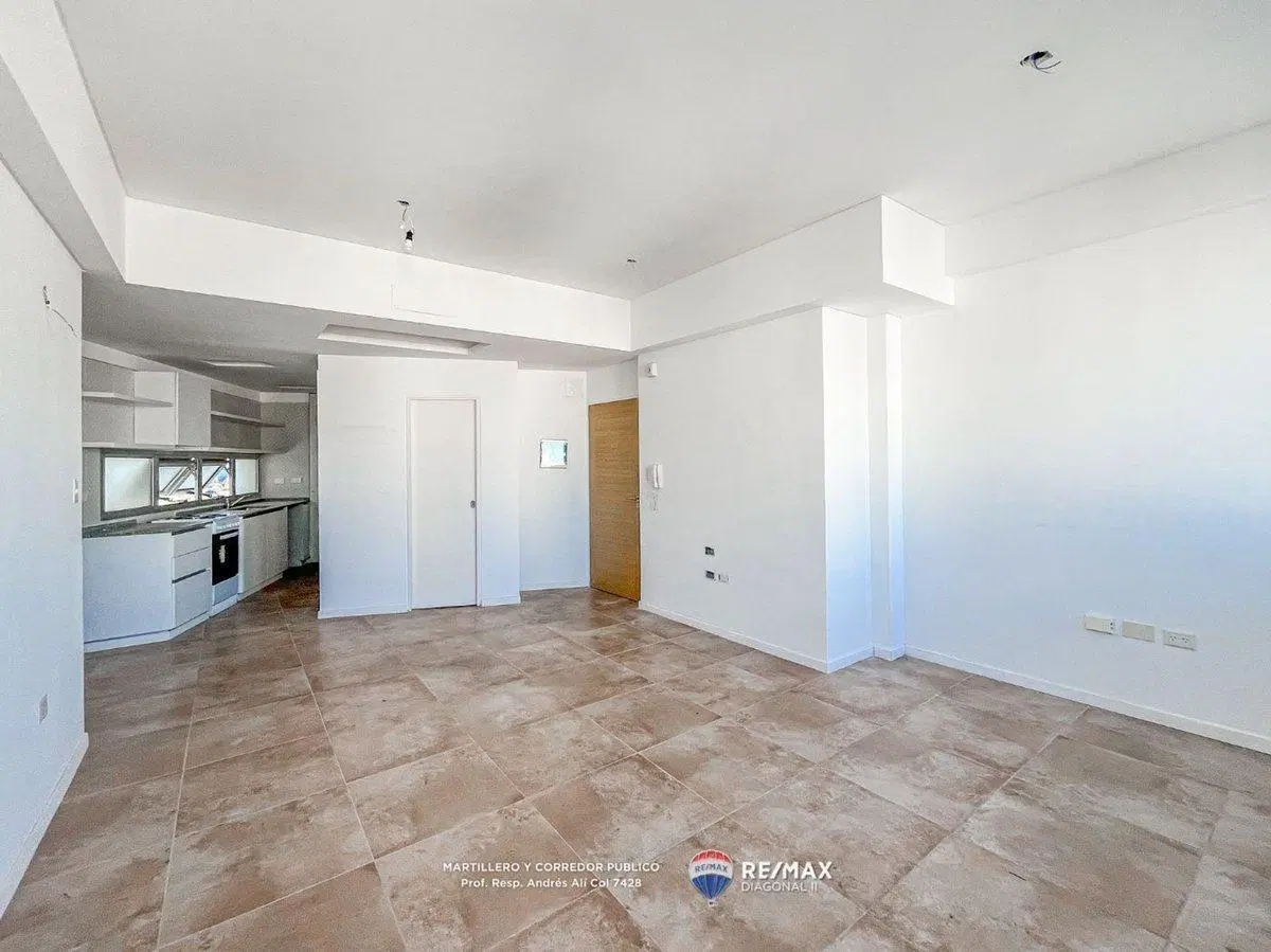 DEPARTAMENTO EN VENTA CON COCHERA  EN LA PLATA 5