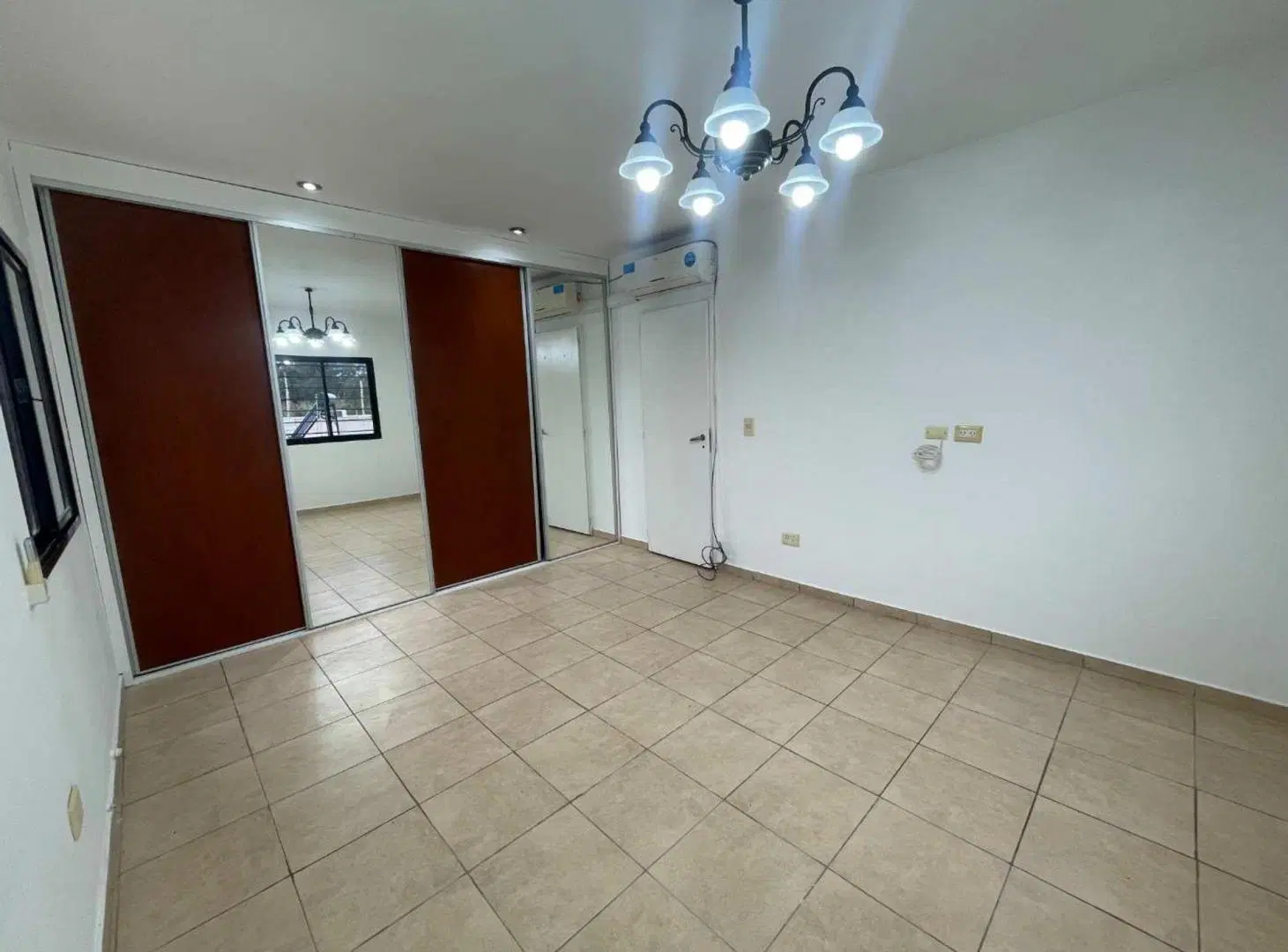 CASA EN VENTA EN CITY BELL 4