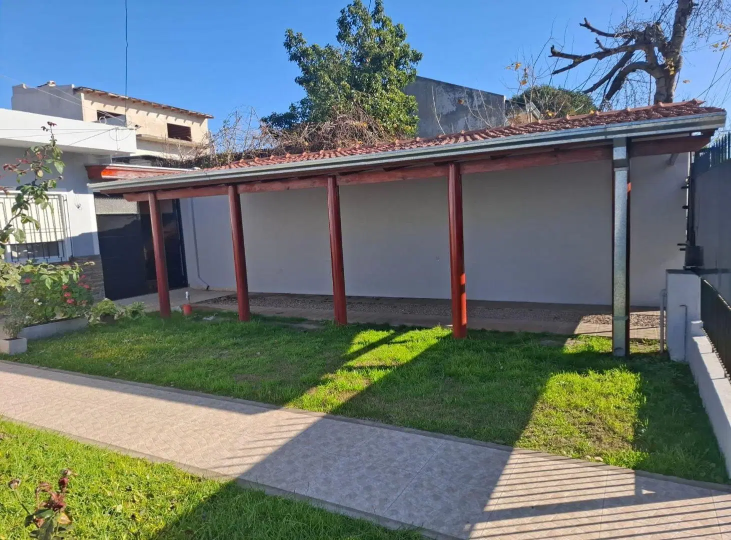 Casa mas departamento en venta en Quilmes 3