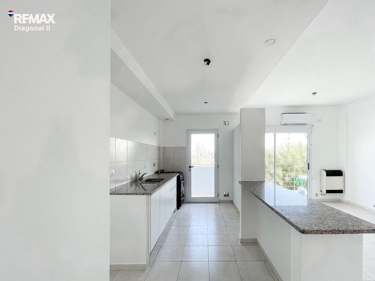 Foto de DEPARTAMENTO EN VENTA EN LA PLATA. PARQUE SAAVEDRA, imagen 3