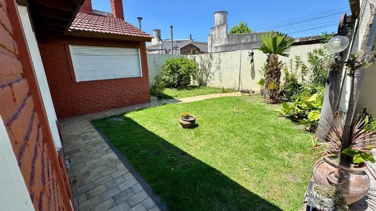 CASA EN VENTA DE 3 DORMITORIOS EN LA PLATA 4