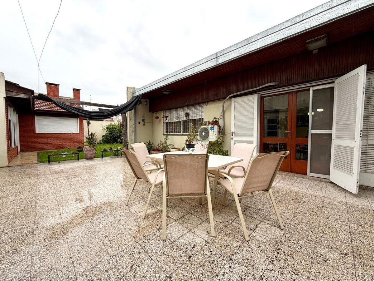 CASA EN VENTA DE 3 DORMITORIOS EN LA PLATA