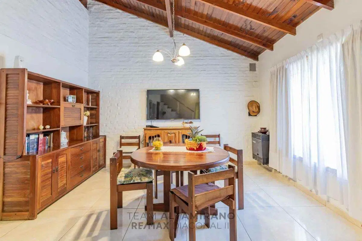 CASA EN VENTA EN LA PLATA 2