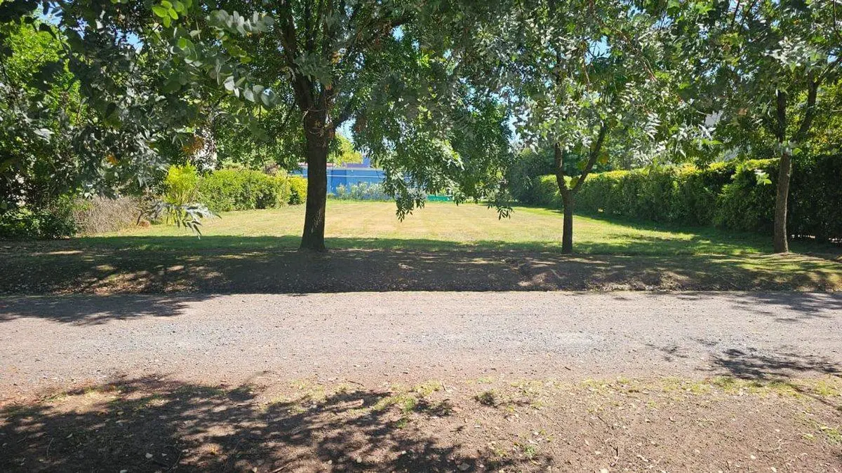 Venta de Lote en Haras del Sur frente al golf 2