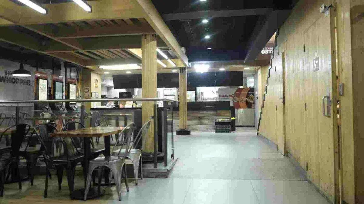 Local comercial en alquiler en La Plata 3
