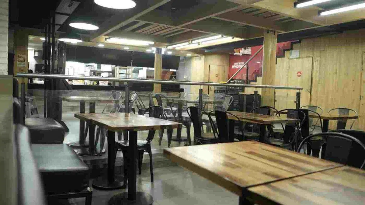 Local comercial en alquiler en La Plata 5