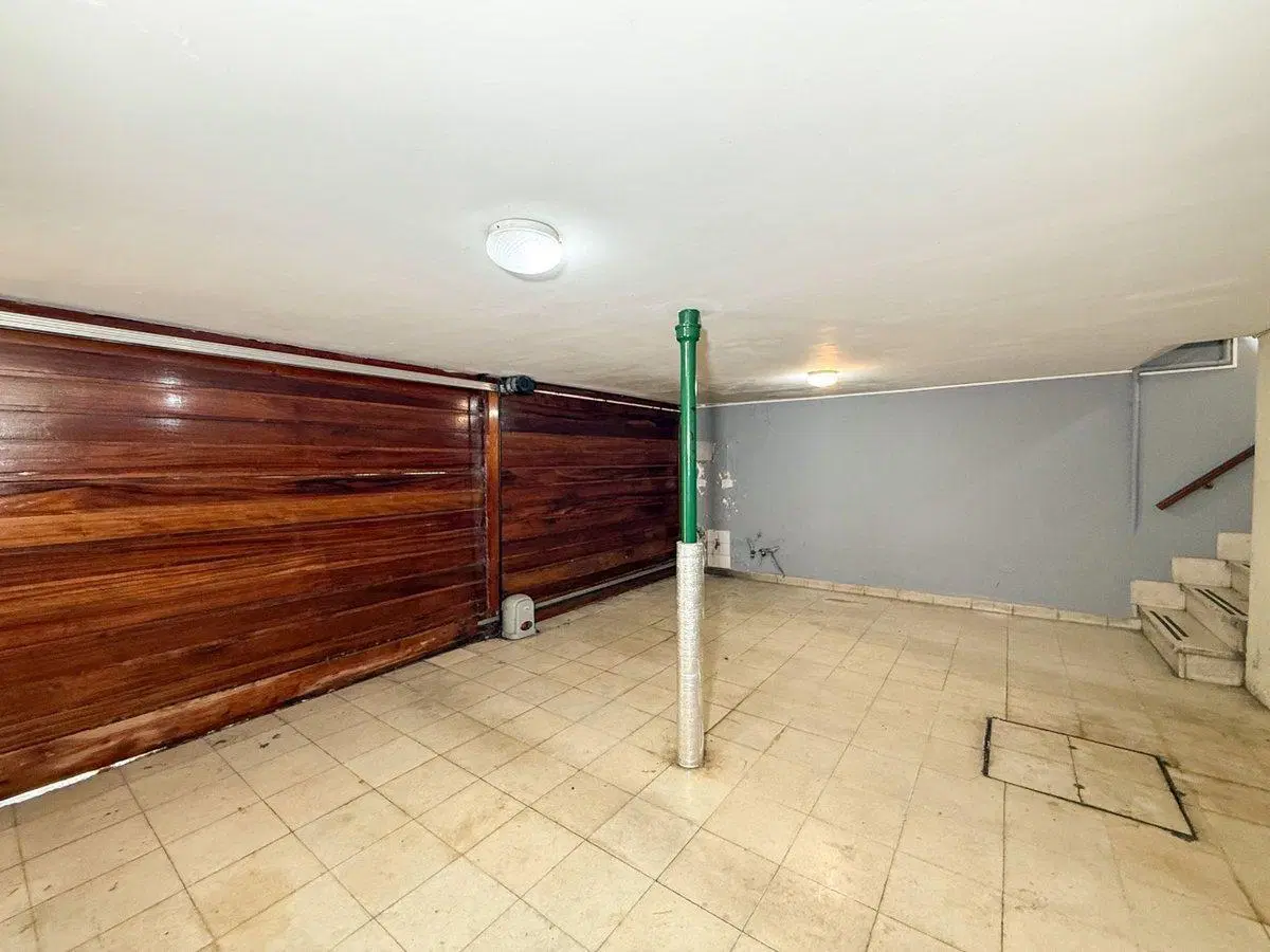 CASA 4 DOMITORIOS VENTA LA PLATA PARQUE Y PILETA 3