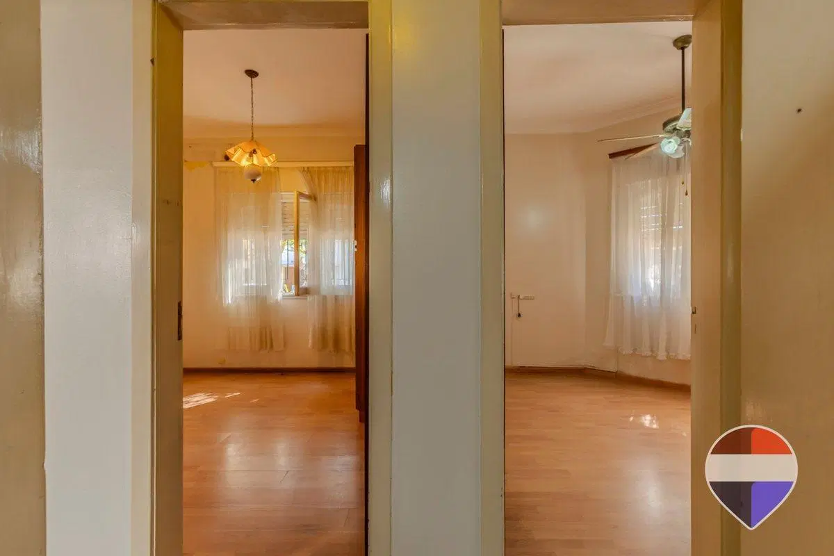 CASA EN VENTA CON TERRAZA Y COCHERA. 3