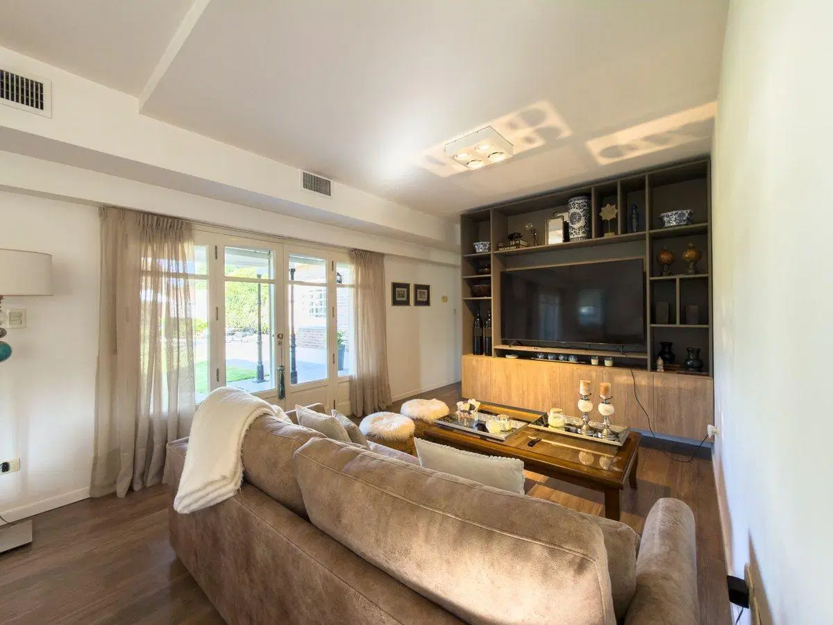 Casa en venta en Coronel Brandsen 4