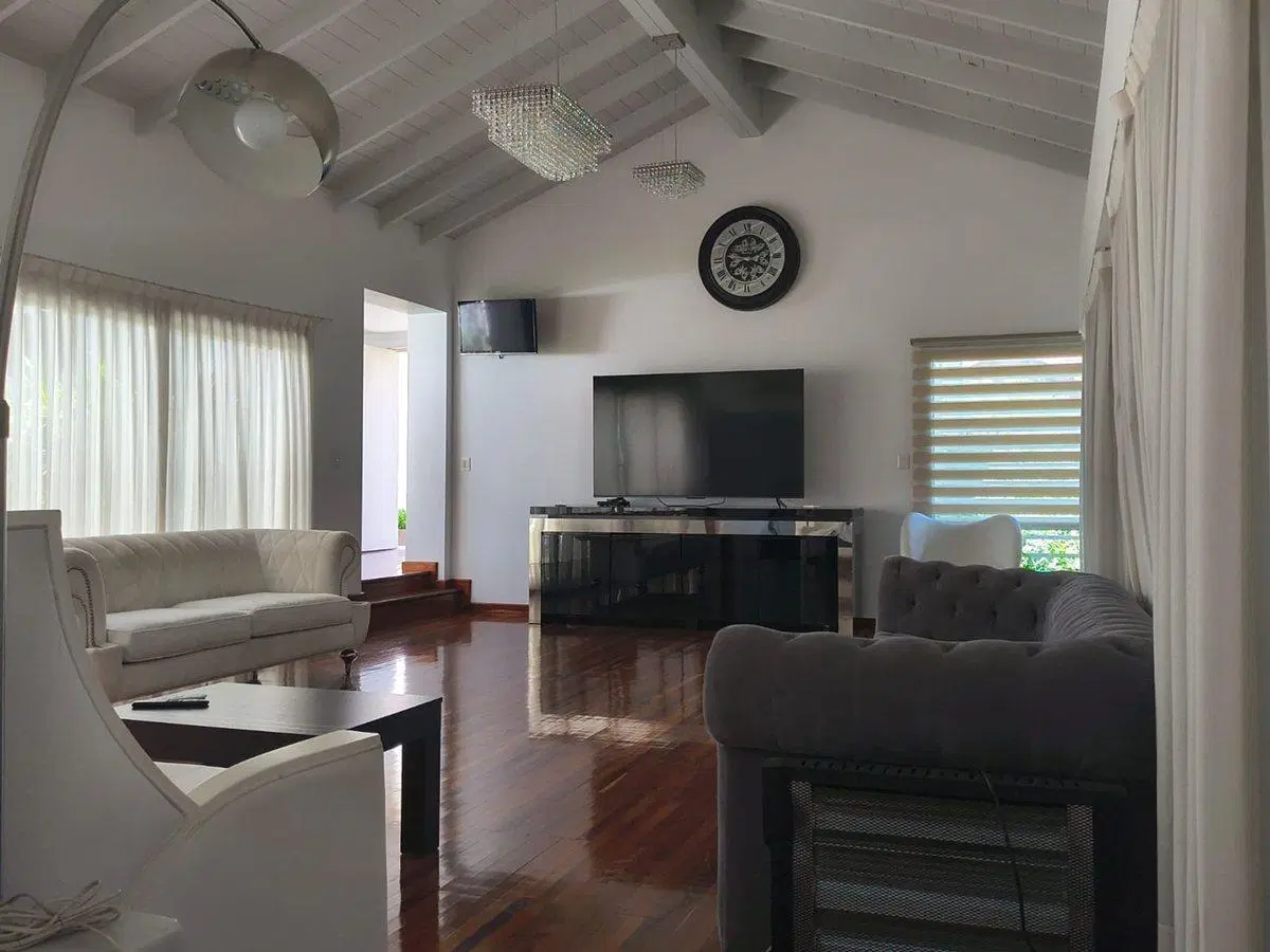 CASA EN VENTA -POSIBLE APTA BANCO 2