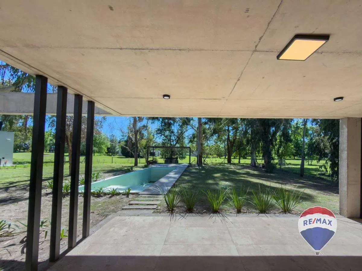 CASA EN VENTA EN MIRALAGOS, 3 dormitorios 5