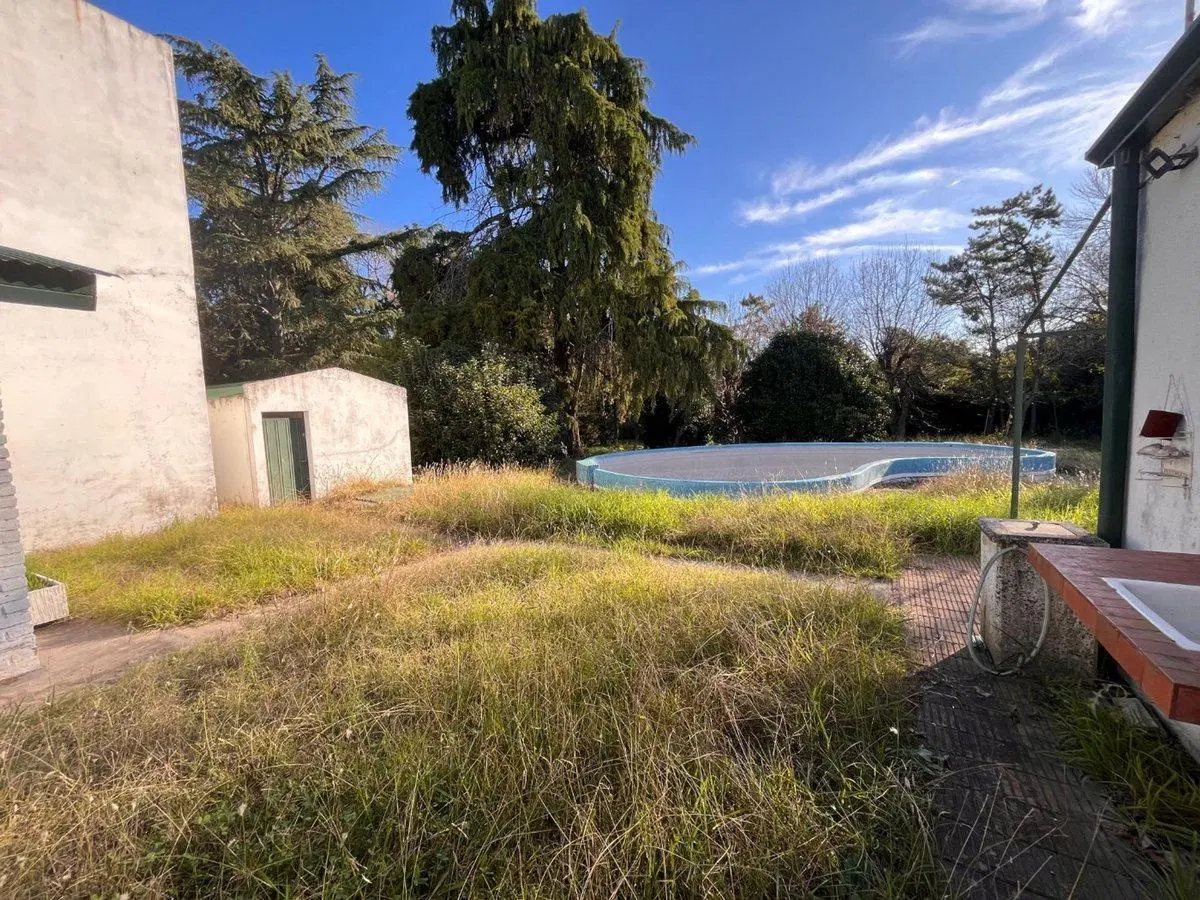 LOTES Y CASA EN VENTA EN GONNET 4