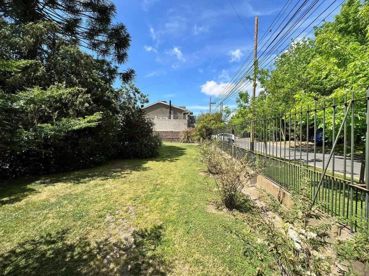 Lote en VENTA en Gonnet 20x40 parquizado 800 m2 5