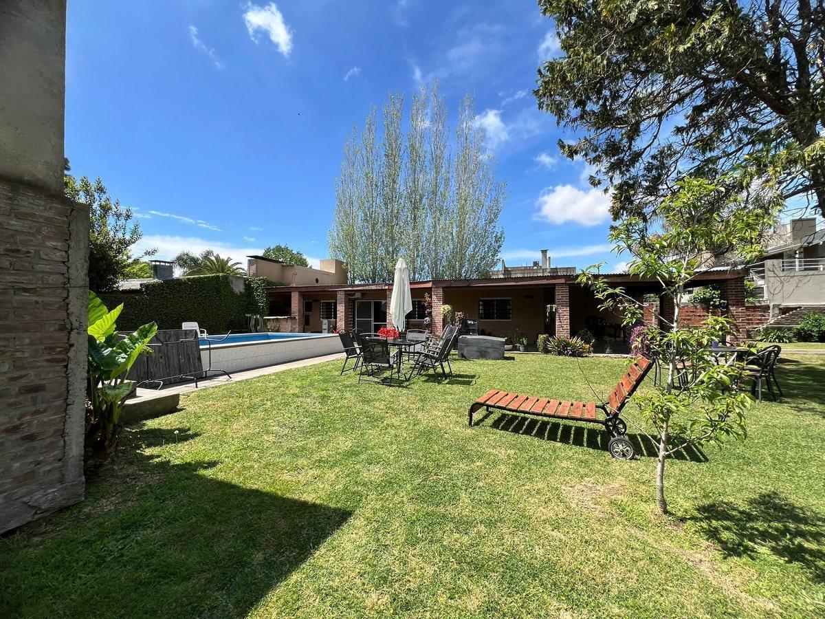 Lote en VENTA en Gonnet 20x40 parquizado 800 m2