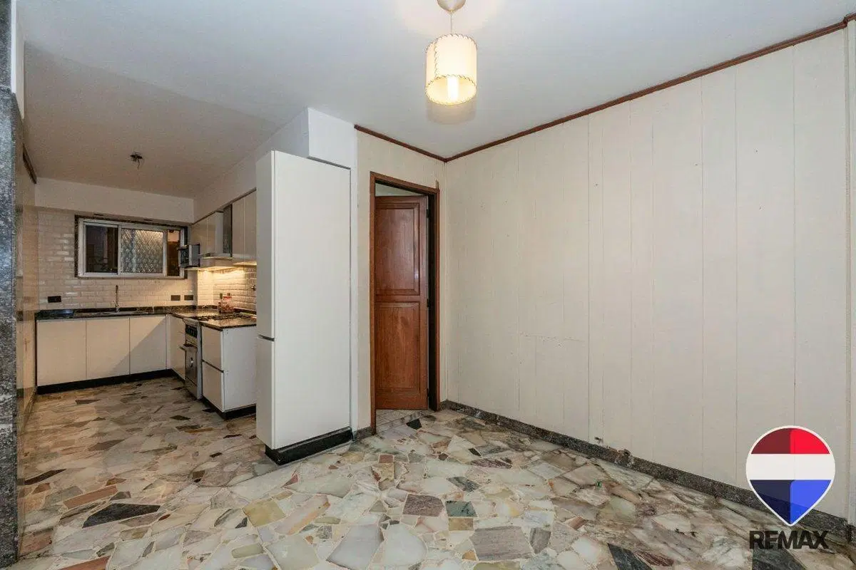 Venta piso 5 amb. balcón dep. San Telmo A. Credito 5