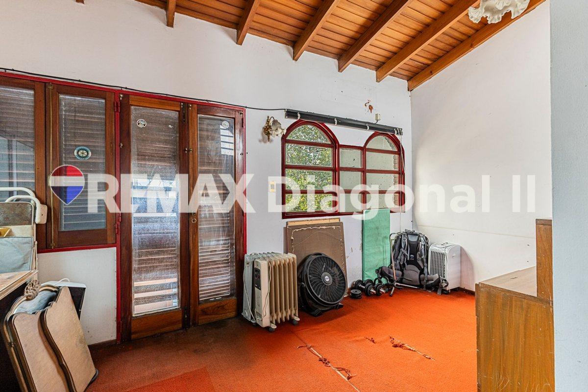 CASA EN VENTA LA PLATA CON LOCAL