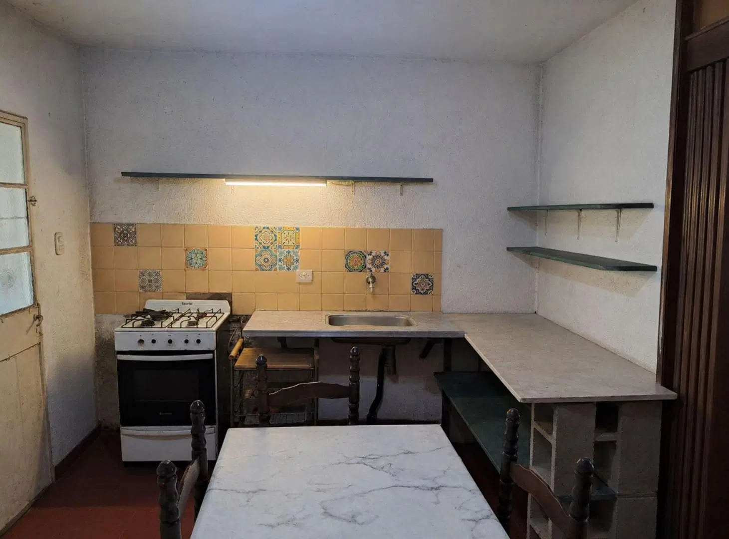 VENTA DE CASA A REFACCIONAR 3 DORMITORIOS LA PLATA 2